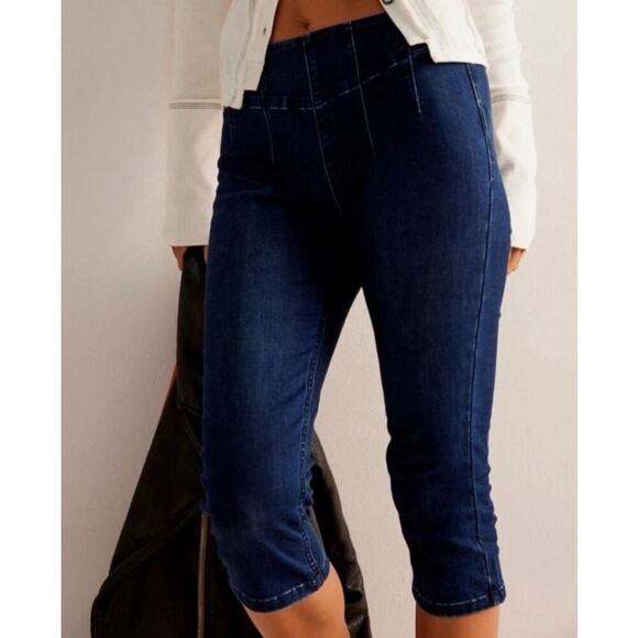 We The Free Carousel Pull-On Capri Jeans Size Medium NEW - Picture 2 of 11